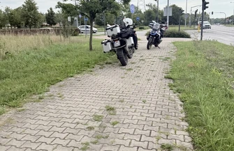 Zderzenie dwóch motocykli na skrzyżowaniu w Piotrkowie. 1500 zł mandatu i 12 punktów