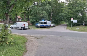 15-letni hulajnogista wyjechał wprost pod Fiata. Kask uratował mu życie