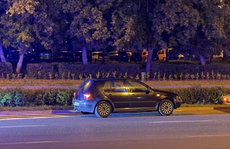 Motocyklista zderzył się z osobówką w Piotrkowie. Kierowca dostał ponad tysiąc złotych mandatu