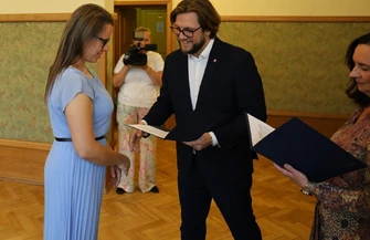 29 nauczycieli z Piotrkowa z nowym stopniem awansu. Odebrali akty mianowania