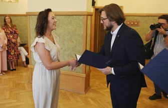 29 nauczycieli z Piotrkowa z nowym stopniem awansu. Odebrali akty mianowania