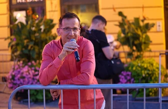 Alien i Majtis wystąpili na zakończeniu wakacji w Piotrkowie Trybunalskim. Ze sceny zaśpiewali swój hit VIP. Koncert przyciągnął tłumy mieszkańców