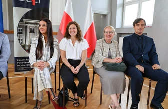 Uroczyste rozpoczęcie roku w TPS-ie. Zespół Szkół Ponadpodstawowych nr 1 im. rtm. Witolda Pileckiego rozpoczął rok szkolny 20262027