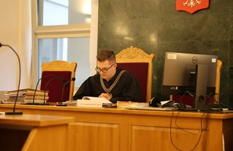 Kolejne przesłuchania w sprawie pieniędzy na studniówkę. Prokurator chce 10 miesięcy więzienia