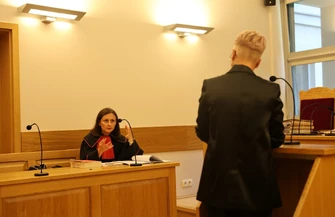 Kolejne przesłuchania w sprawie pieniędzy na studniówkę. Prokurator chce 10 miesięcy więzienia