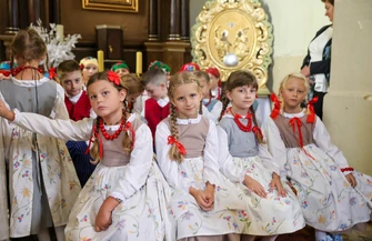 Wyjątkowy jubileusz kościoła w Krzepczowie w gminie Grabica. Parafia pw. św. Wojciecha Biskupa i Męczennika świętuje 500-lecie