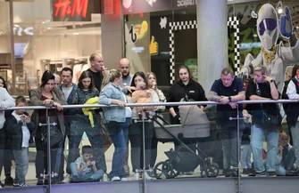10-lecie Nightskating Piotrków. Koncert Kubańczyka w Focus Mall i przejazd rolkarzy 13-kilometrową trasą