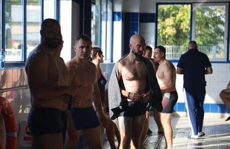 III etap Igrzysk Sportowych Służb Mundurowych w Piotrkowie. Tym razem funkcjonariusze zmierzyli się w pływaniu