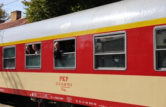 TurKol w Piotrkowie Trybunalskim. Pociąg pojechał do Bełchatowa linią nr 24
