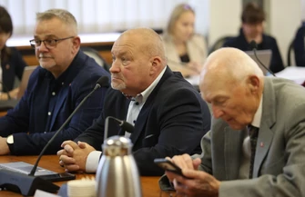 Podatki w górę po burzliwej sesji. Radni wychodzili z sali spór o mandat Winiarskiego RELACJA