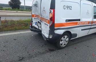 Zderzenie trzech aut i zaskakujące odkrycie policjantów. Jeden z kierowców był poszukiwany