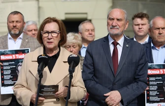 PiS o Nowej Piątce Tuska. Macierewicz Milczanowska Węgrzynowski i Janik krytykują rząd