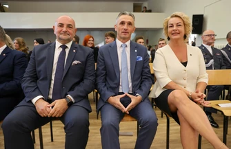 Ponad 400 nowych studentów rozpoczęło naukę w Akademii Piotrkowskiej. Uroczysta inauguracja roku akademickiego 20262027