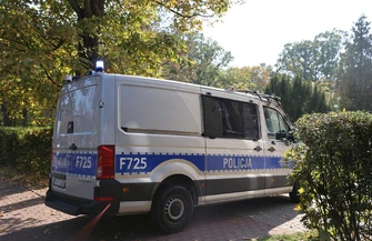 Alarmy bombowe w Piotrkowie i powiecie piotrkowskim. 7 zgłoszeń policja potwierdza kaskadową wysyłkę