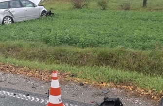 Zderzenie Audi i Renault przy wiadukcie S8. 46-latka ukarana mandatem