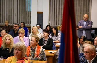 Bezpieczeństwo w szkołach w Piotrkowie Trybunalskim. Narada w magistracie i nowe procedury