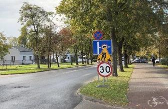 Piotrków Trybunalski. Wysepka na Dmowskiego. Czy na skrzyżowaniu z Kostromską powstanie minirondo