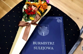 Nagrody Burmistrza Sulejowa rozdane. Doceniono pracę nauczycieli i dyrektorów szkół