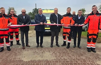 Nowy ambulans dla ratowników medycznych w Wolborzu. Do podstacji trafił Volkswagen Crafter