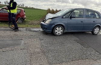 Wypadek na ul. Moryca w Piotrkowie. 52-latek trafił do szpitala